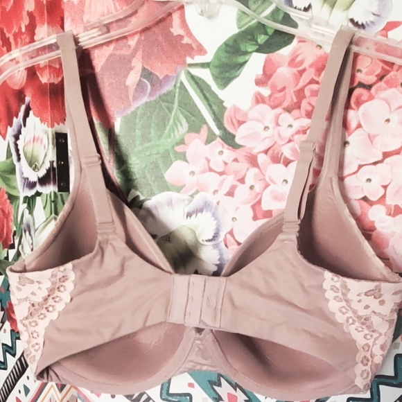 VS Bra - Picture 8 of 8